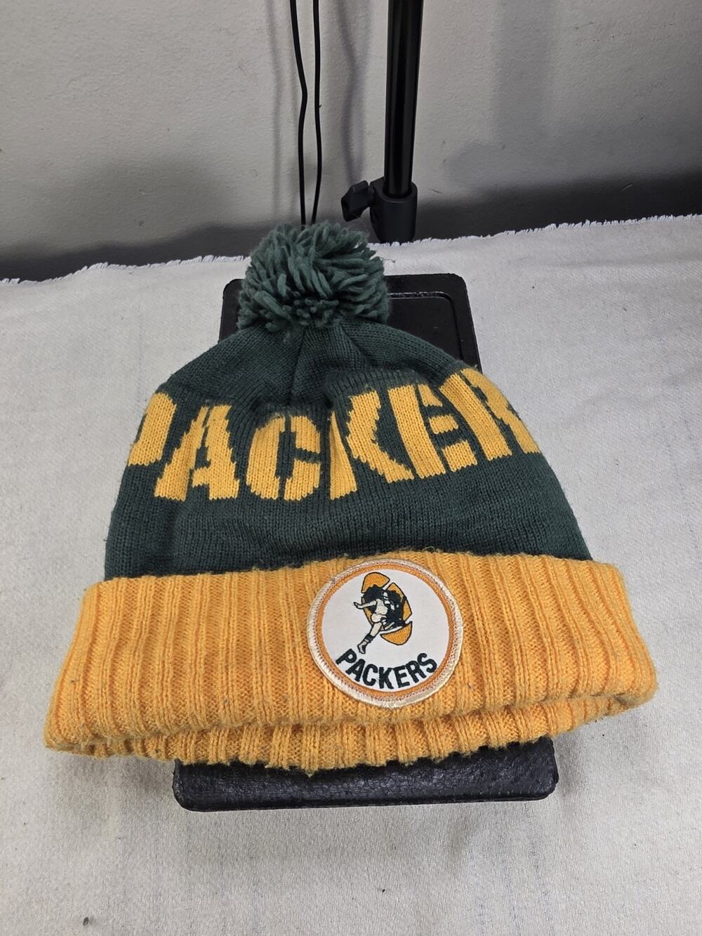 Vintage Green Bay Packers Beanie Mitchell & Ness Pom Pom Throwback Patch NFL